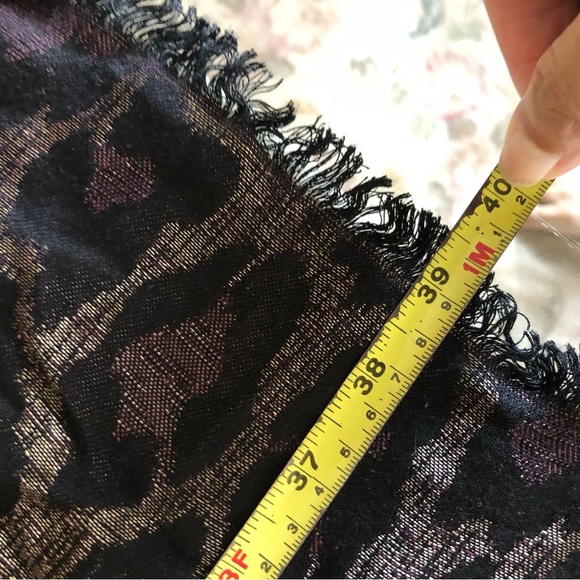 BLACK & gold Leopard print blanket scarf - Picture 6 of 6